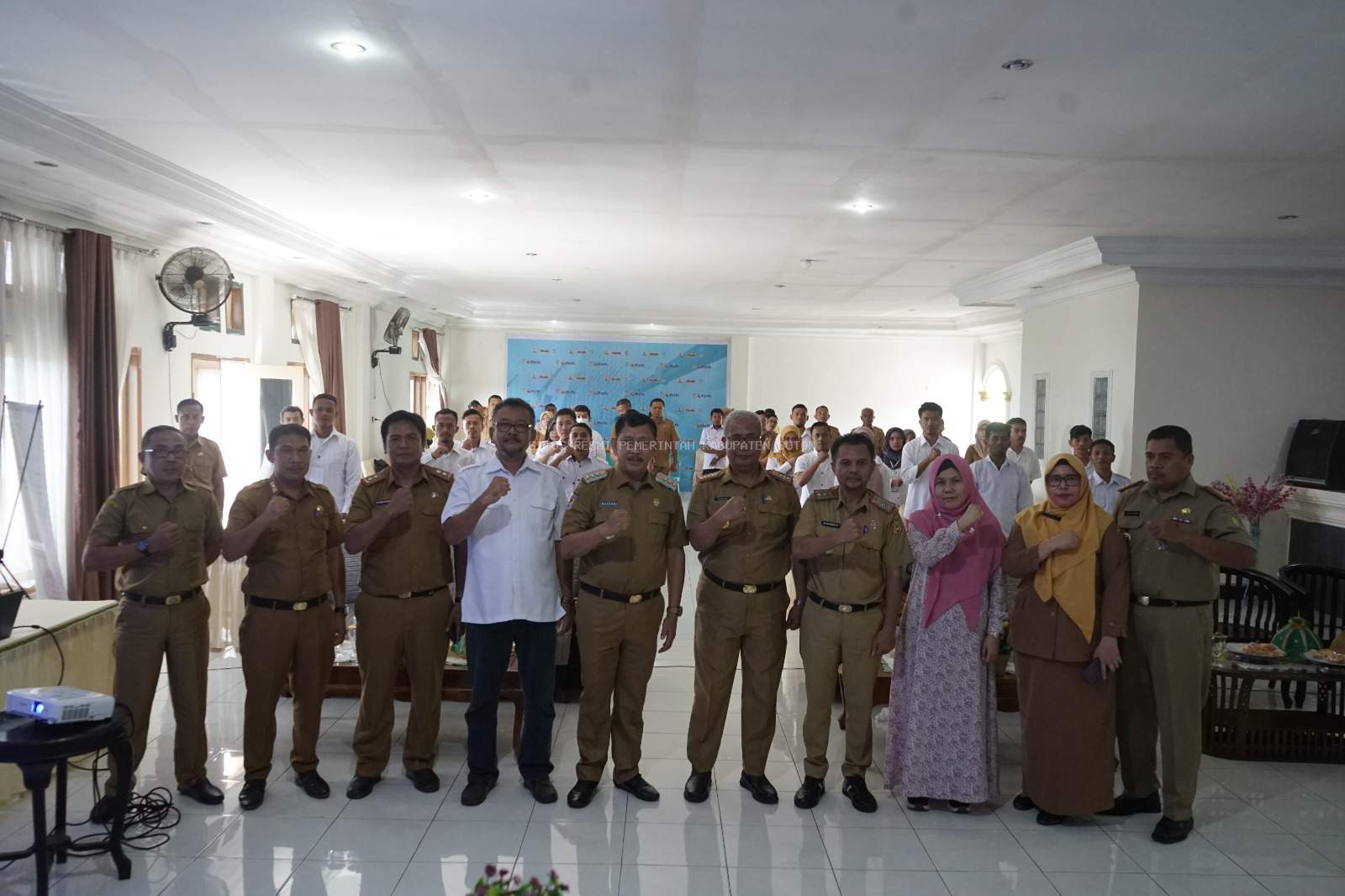 Pj. Bupati Buton Buka Bimtek Pelaksanaan Lapangan Pekerjaan Gedung