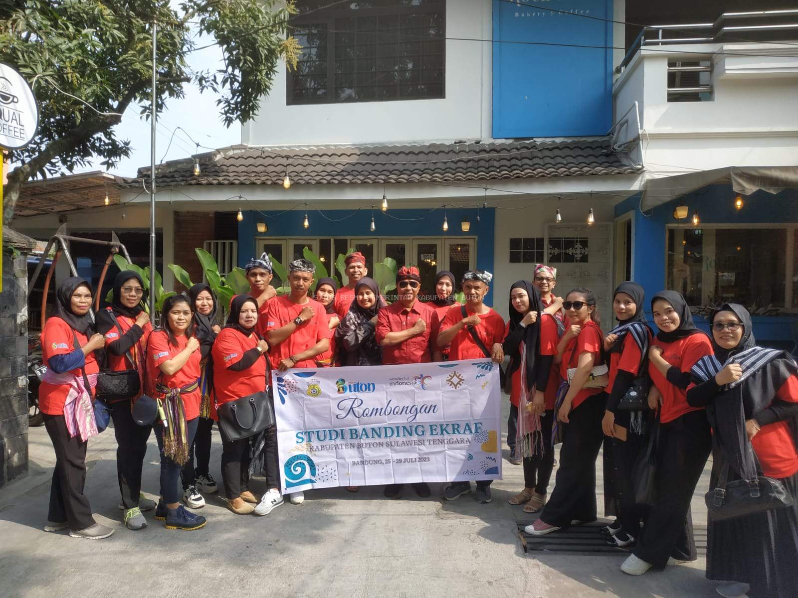 Pelaku usaha Kuliner Buton Studi Banding di Bandung