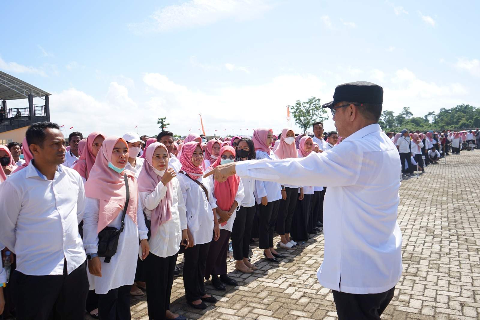 Pj. Bupati Buton Gelar Apel Akbar Non ASN Lingkup Pemkab Buton