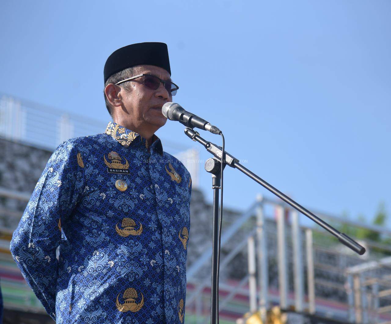 Pj Bupati Buton Kembali Tegaskan Disiplin dan Kebersihan Lingkungan Kerja