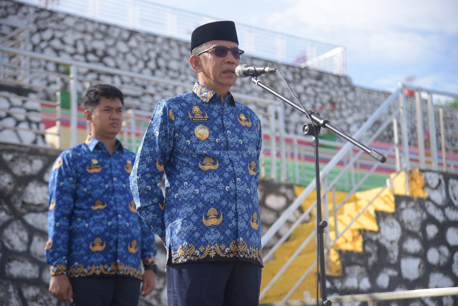 PJ Bupati Buton : ASN dan Non ASN Tegakkan Disiplin, Jaga Kerapian dan Keseragaman Pakaian serta Kebersihan Kantor