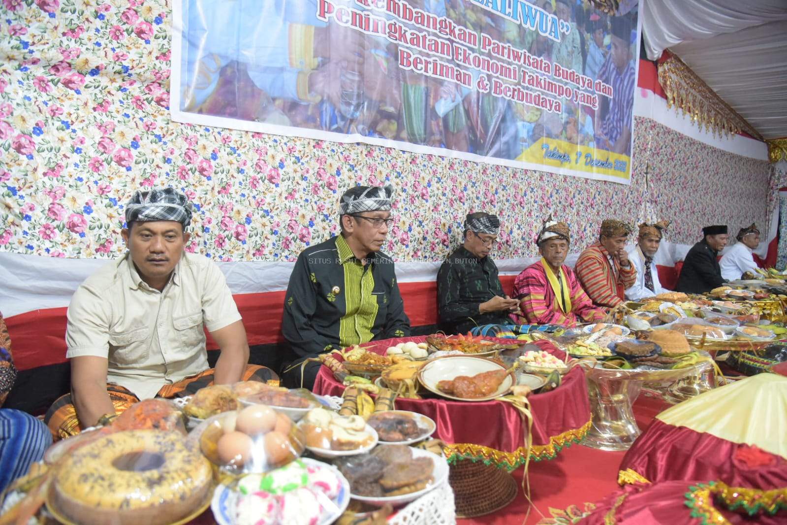 Hadiri Pesta Adat Takimpo Pasarwajo Lipuogena,  Pj. Bupati Buton:  Pererat Kembali Budaya Poma Masiaka
